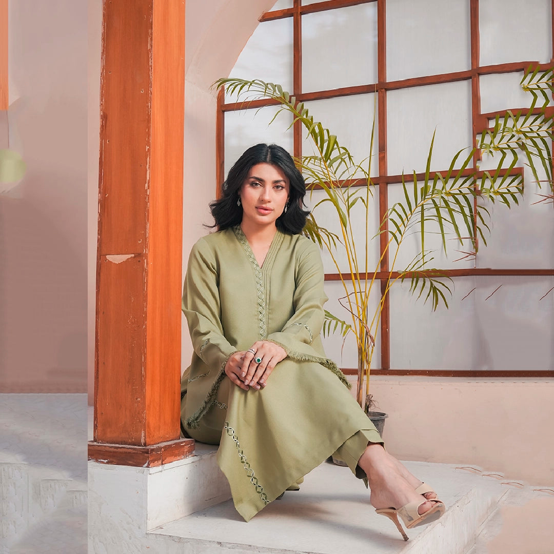 Moss Muse Set — side view | Sachi Vera Pakistan