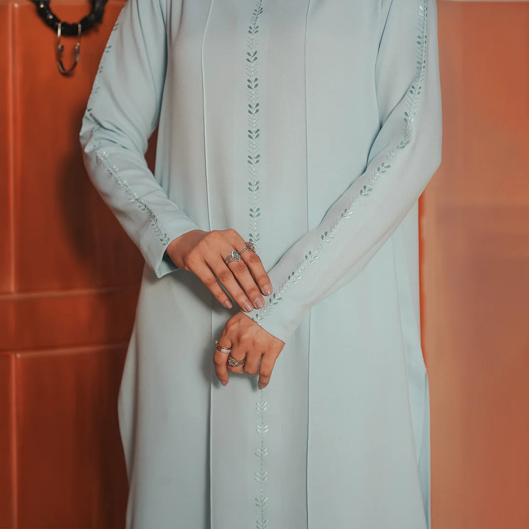 Azure Élise — full look | Sachi Vera Pakistan