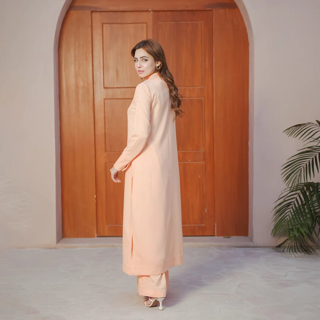 Apricot Lumière — full look | Sachi Vera Pakistan