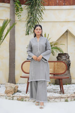 Frost Mist - Sachi Vera