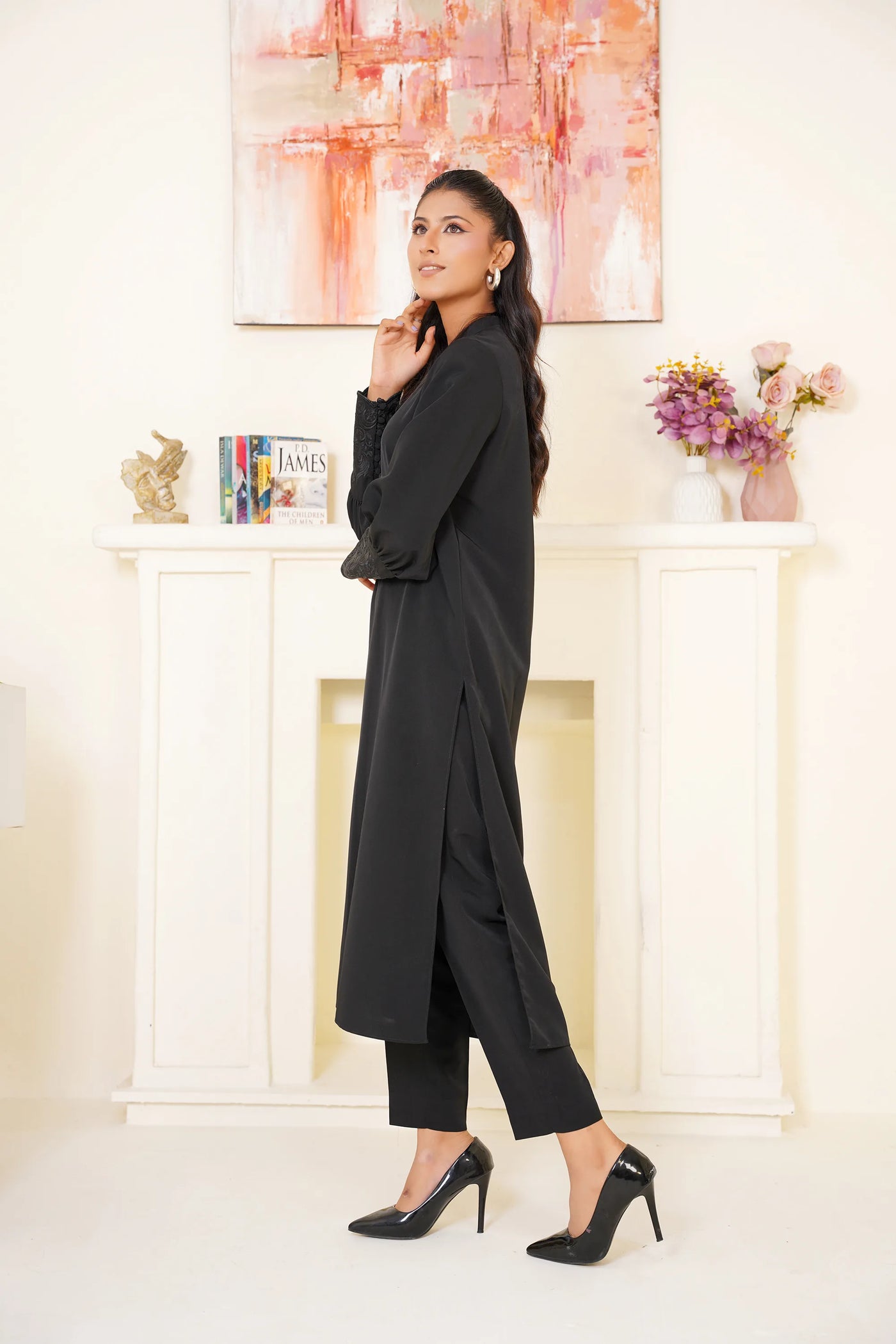 Black Luxe — side view | Sachi Vera Pakistan