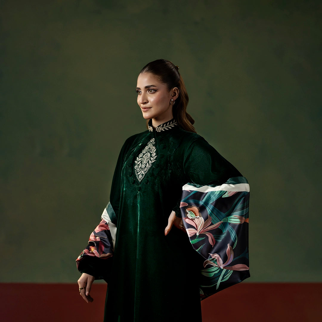 Majestic Moss Set with Luxury Draped Wrap — side view | Sachi Vera Pakistan
