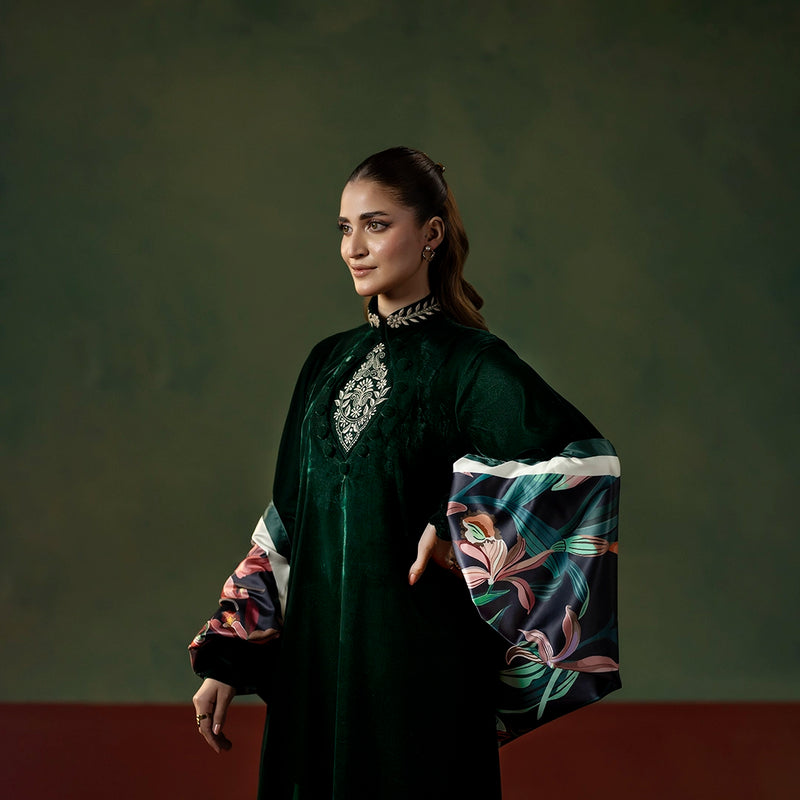 Majestic Moss Set with Luxury Draped Wrap — side view | Sachi Vera Pakistan