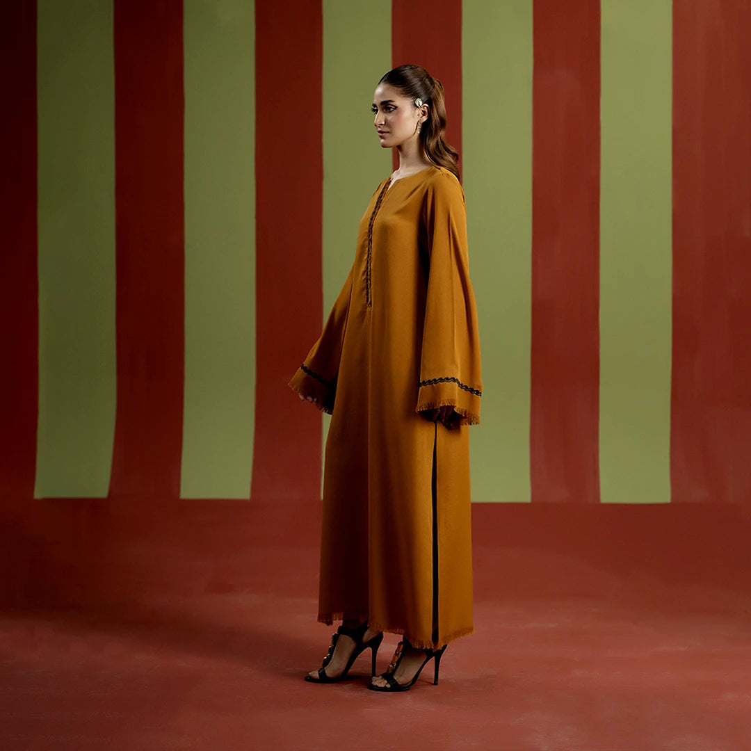 Golden Ochre Kurta — side view | Sachi Vera Pakistan