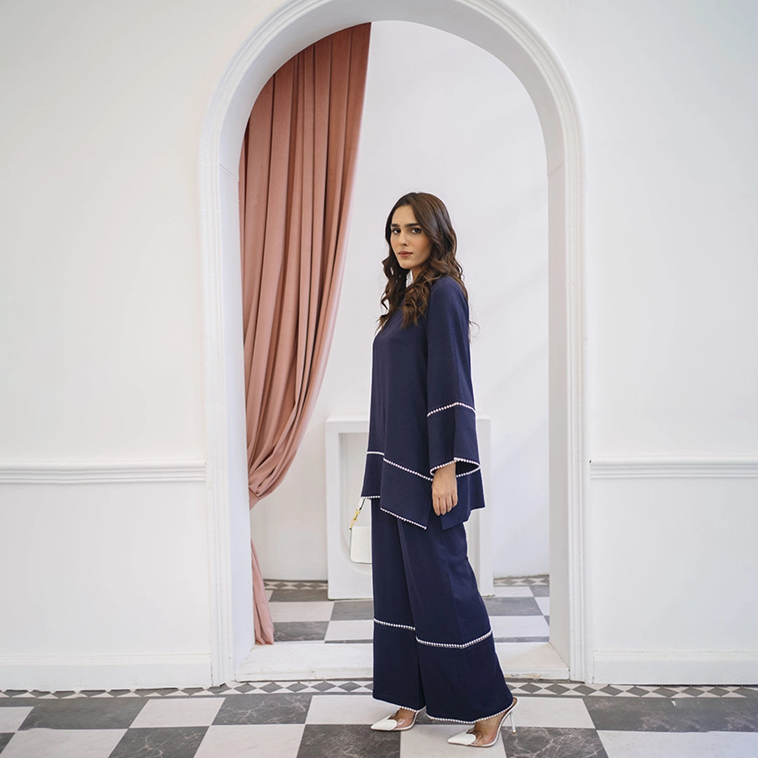 Midnight Grace — close-up | Sachi Vera Pakistan