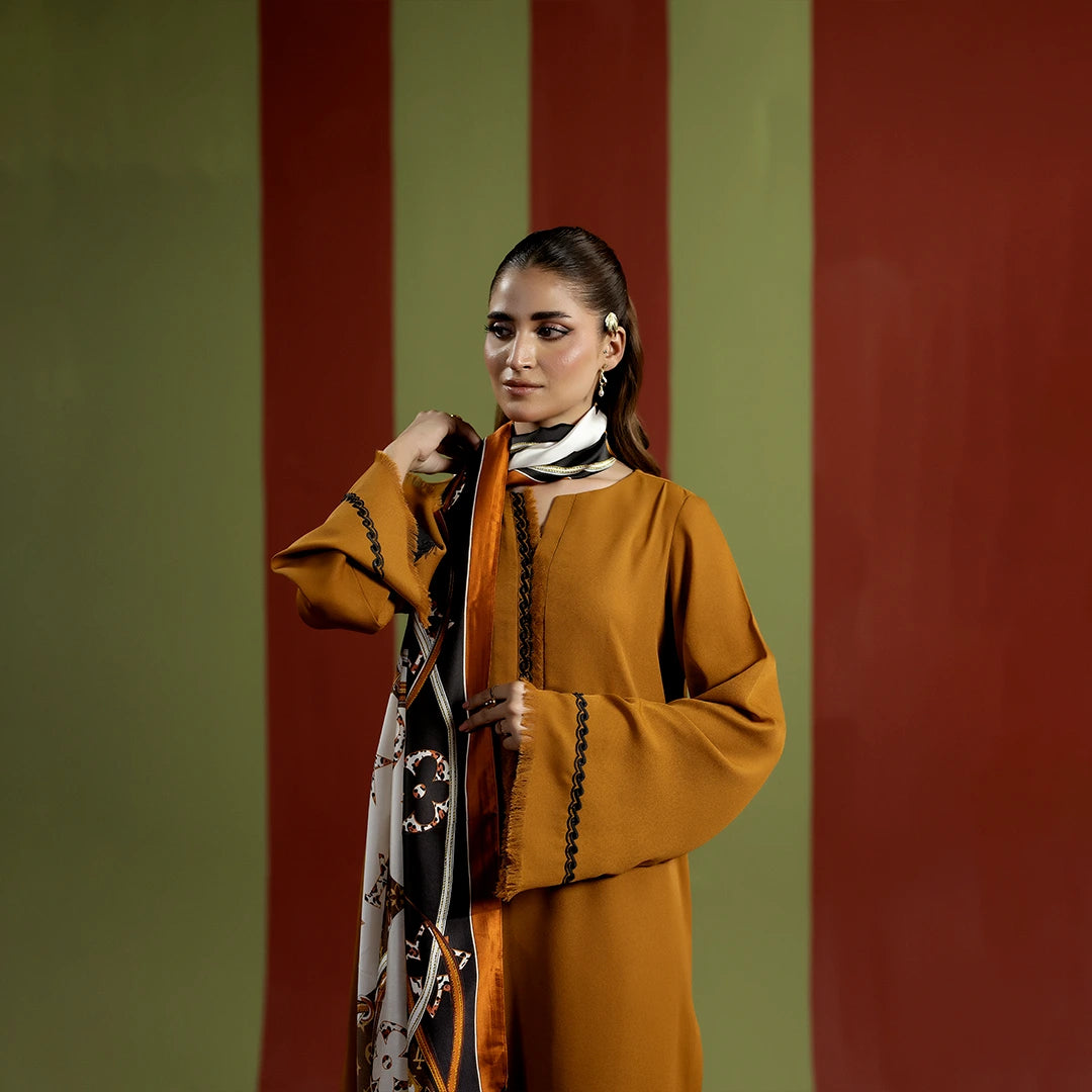 Golden Ochre Kurta — close-up | Sachi Vera Pakistan