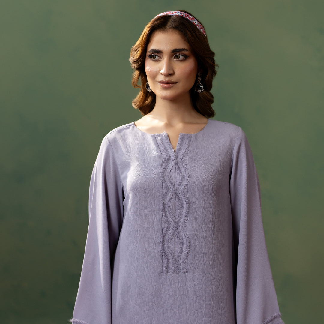 Lilac Grace Dress — close-up | Sachi Vera Pakistan