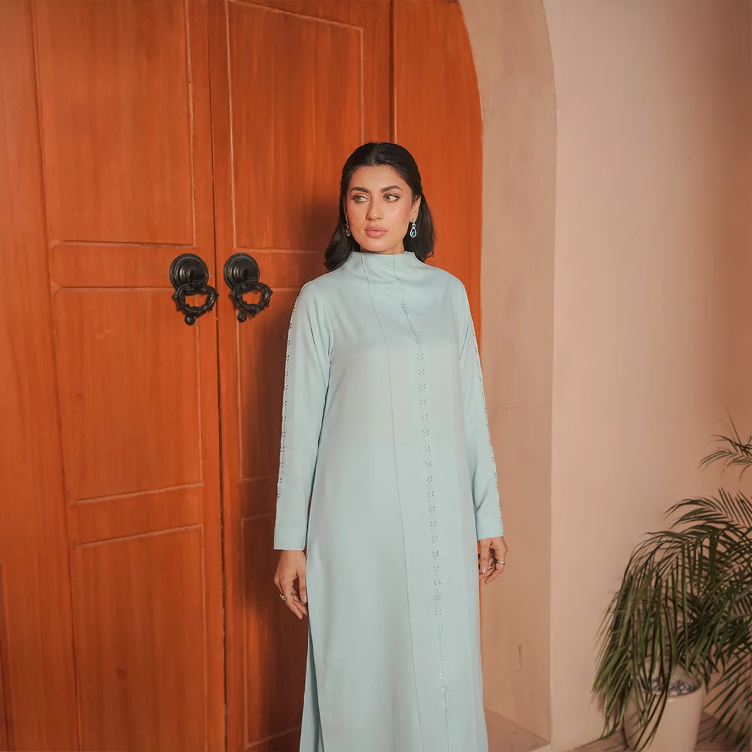 Azure Élise — close-up | Sachi Vera Pakistan