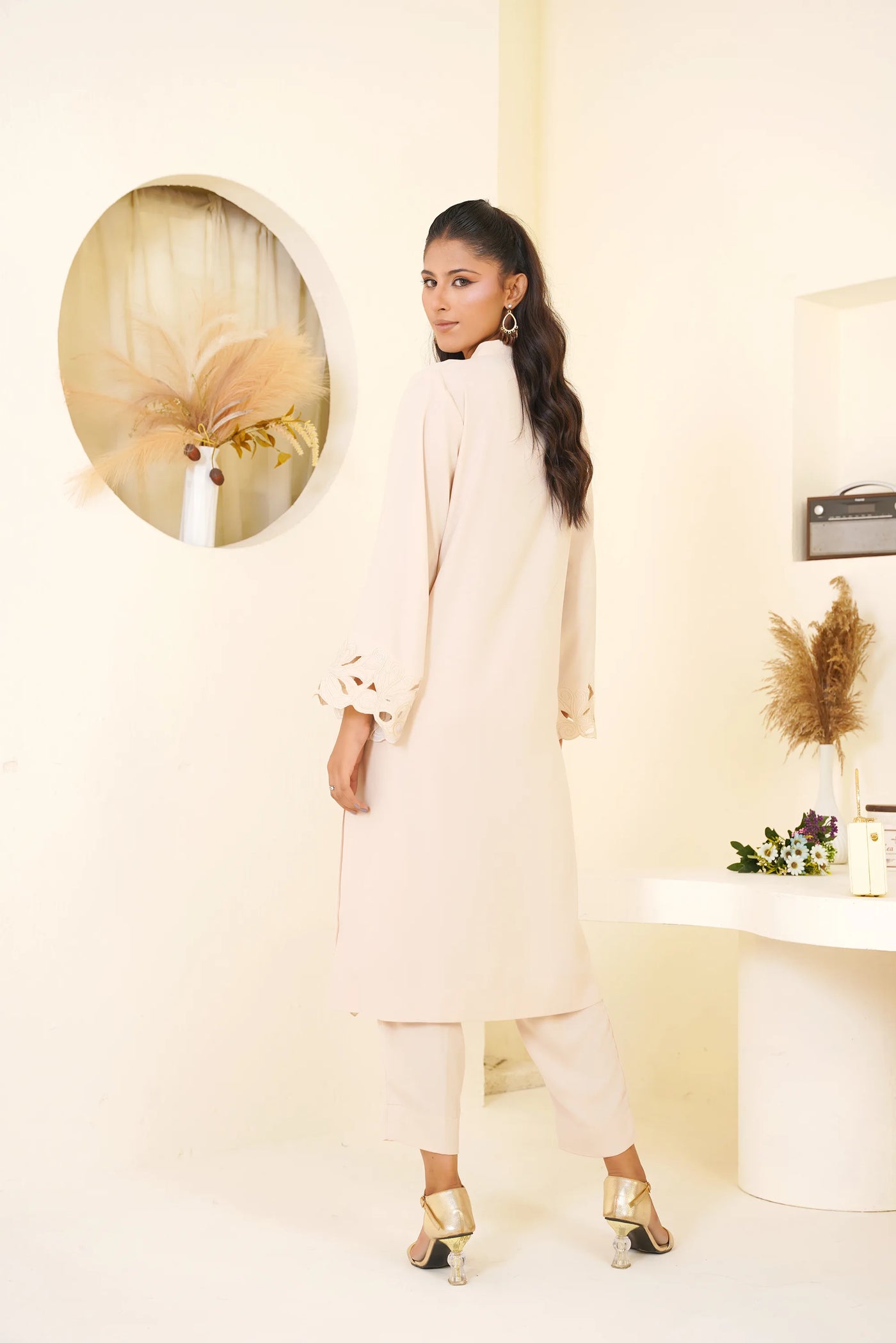 Pearl Grace — side view | Sachi Vera Pakistan