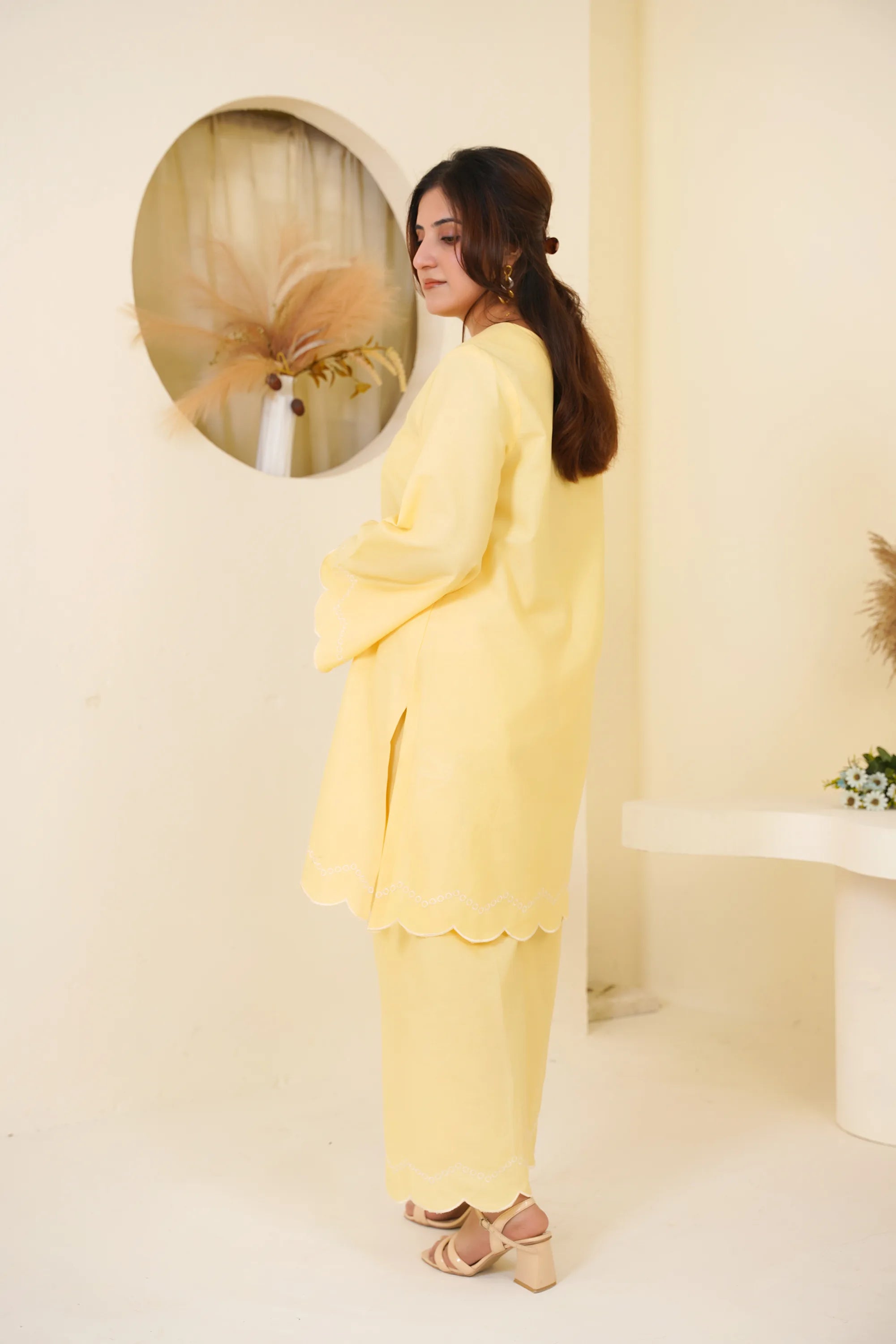 Lemon Glow — side view | Sachi Vera Pakistan