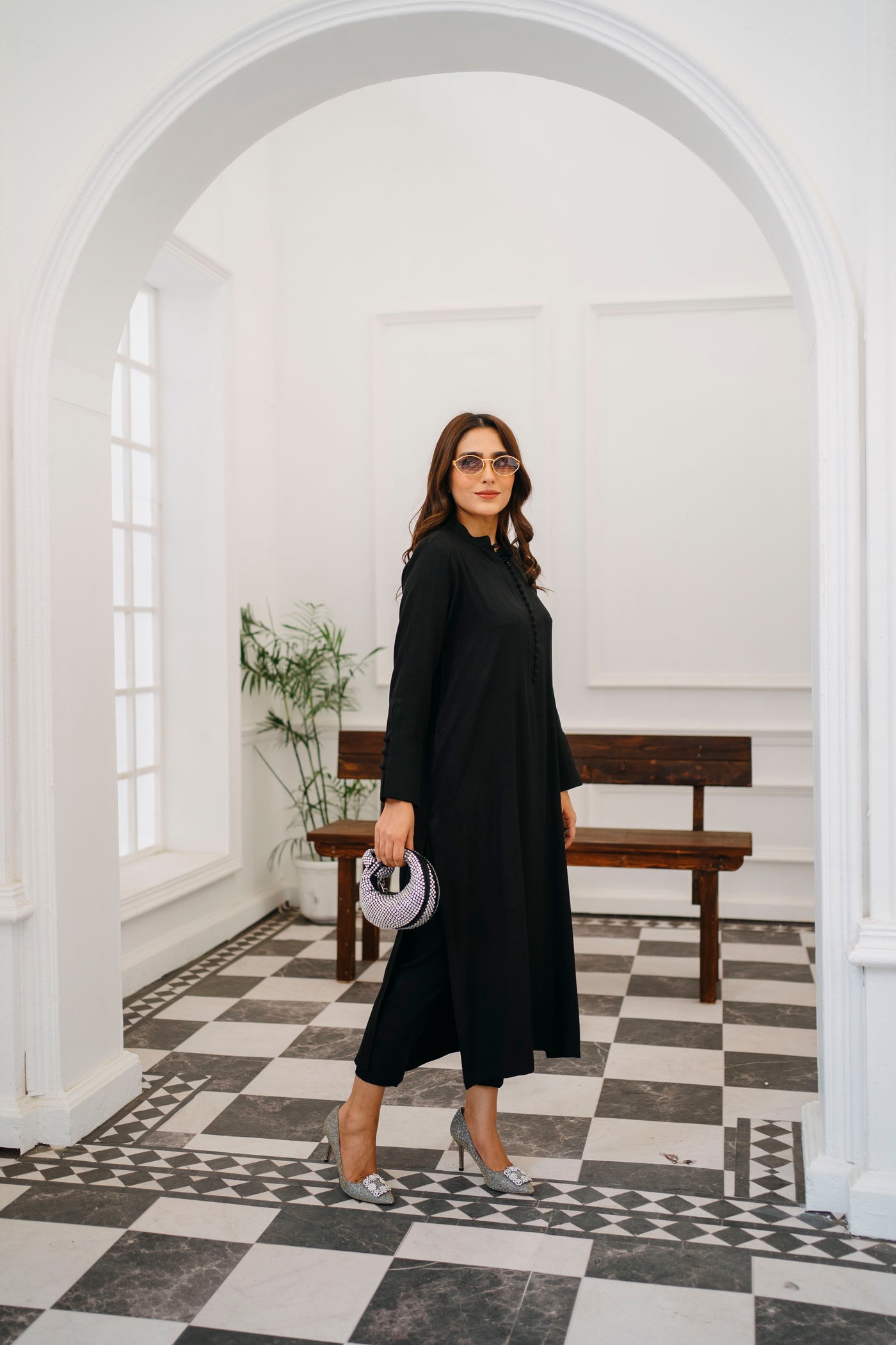 Velora Noir — full look | Sachi Vera Pakistan